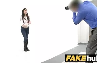 トランス驚きのコックを舐めてる自分のコック 無 修正 エロ 動画 女性 向け