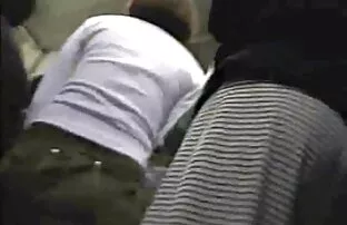 ピアス乳首を持つスキニーティーンはよく犯されます。 無 修正 女性 向け