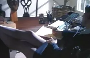 ニューハーフは、内部のディルドで彼女のお尻を示した。 女性 の ため の 無料 無 修正