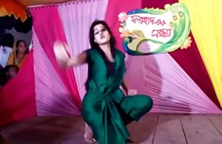 彼女は若い見知らぬ人が好きです。 女性 の ため の 無料 無 修正