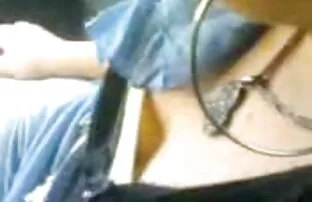 セクシーで危険な女性は屋外で巨大な黒いコックを持っています。 女性 用 動画 無 修正