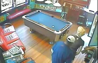 マシンではげの猫の潮吹きを持つ黒檀。 女性 向け av 無料 無 修正