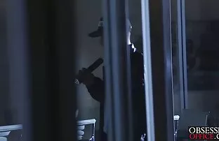 短い髪のクインは彼女の猫で自慰行為をします。 女性 用 無料 無 修正 動画