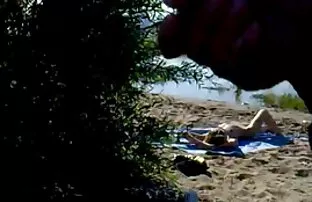 超良い白い女の子は巨大な黒いコックを吸う。 女性 用 無 修正