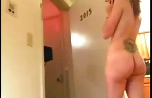 巨乳の女の子は歩くと彼女のDlldoを吸います 無料 無 修正 女性 向け