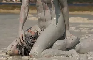 ロシアのレズビアン舐めてる乳首と崇拝の足 女性 専用 無料 動画 無 修正